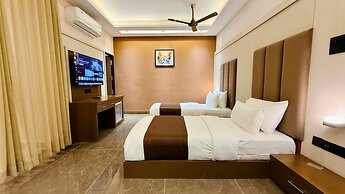 Pheonix Luxury Inn Hotel