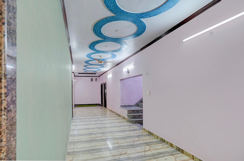 Super OYO Collection O Gorakhpur Mandir