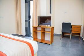 AMIKUS HOTEL LTD