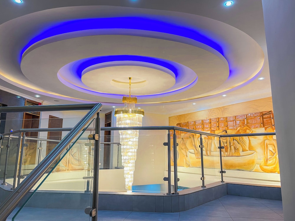 AMIKUS HOTEL LTD