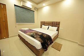 Hotel Stay Leaf