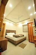 Hotel Stay Leaf