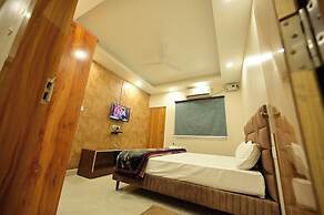 Hotel Stay Leaf