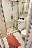 Golden Escape 3 Rooms Apart