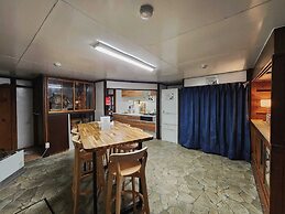 Snow Monkey Lodge - Hostel