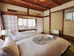 Snow Monkey Lodge - Hostel