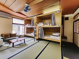 Snow Monkey Lodge - Hostel