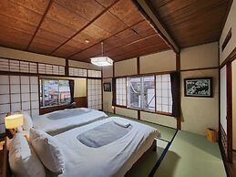 Snow Monkey Lodge - Hostel