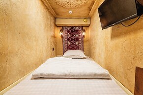 Alladin capsule hotel