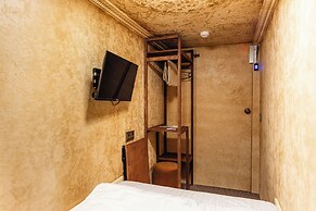Alladin capsule hotel
