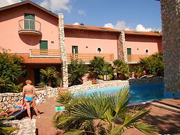 Spacious Villa With Pool