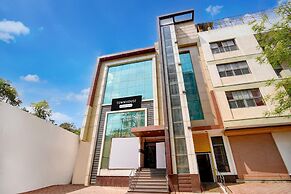 Townhouse Z Square Mall