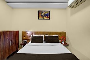 Townhouse Z Square Mall