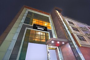 Townhouse Z Square Mall