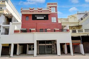 OYO Townhouse Prayagraj Railway Station