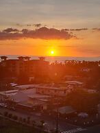 Stunning new Beachfront Condo 9th Floor Ocean View