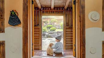 Mungyeong Between Mountains Pet Pension