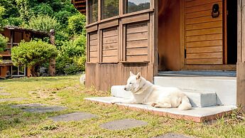 Mungyeong Between Mountains Pet Pension