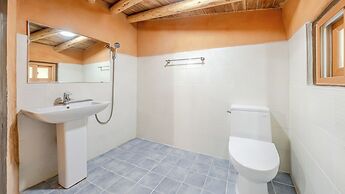 Mungyeong Between Mountains Pet Pension