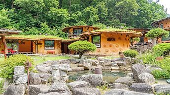 Mungyeong Between Mountains Pet Pension