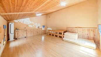 Mungyeong Between Mountains Pet Pension