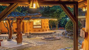 Mungyeong Between Mountains Pet Pension