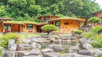 Mungyeong Between Mountains Pet Pension