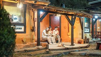 Mungyeong Between Mountains Pet Pension