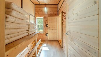 Mungyeong Between Mountains Pet Pension
