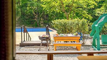 Mungyeong Between Mountains Pet Pension