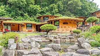 Mungyeong Between Mountains Pet Pension