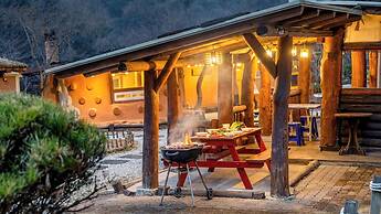 Mungyeong Between Mountains Pet Pension