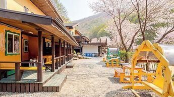 Mungyeong Between Mountains Pet Pension