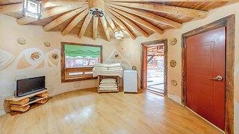 Mungyeong Between Mountains Pet Pension