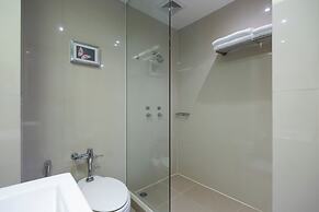 24 Inn at BTS Phrom Phong