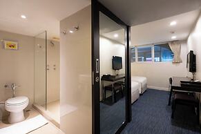 24 Inn at BTS Phrom Phong