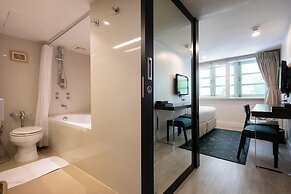 24 Inn at BTS Phrom Phong