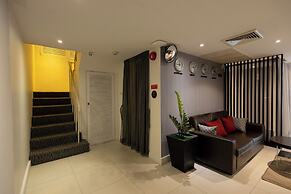 24 Inn at BTS Phrom Phong