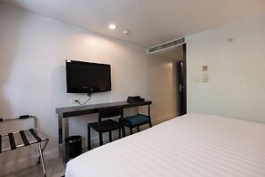 24 Inn at BTS Phrom Phong