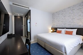 24 Inn at BTS Phrom Phong