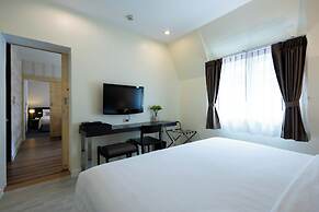 24 Inn at BTS Phrom Phong