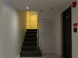 24 Inn at BTS Phrom Phong