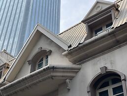24 Inn at BTS Phrom Phong