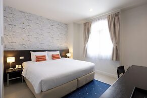 24 Inn at BTS Phrom Phong