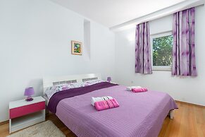 Villa Ester - Private Pool Escape for 8