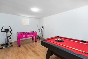 Villa Ester - Private Pool Escape for 8