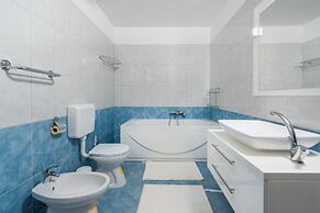 Villa Ester - Private Pool Escape for 8