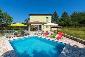 Villa Ester - Private Pool Escape for 8