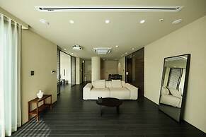 Hlow Busan Hotel