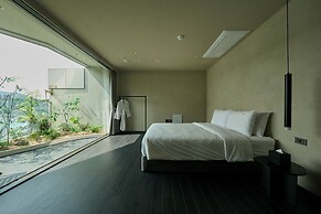 Hlow Busan Hotel